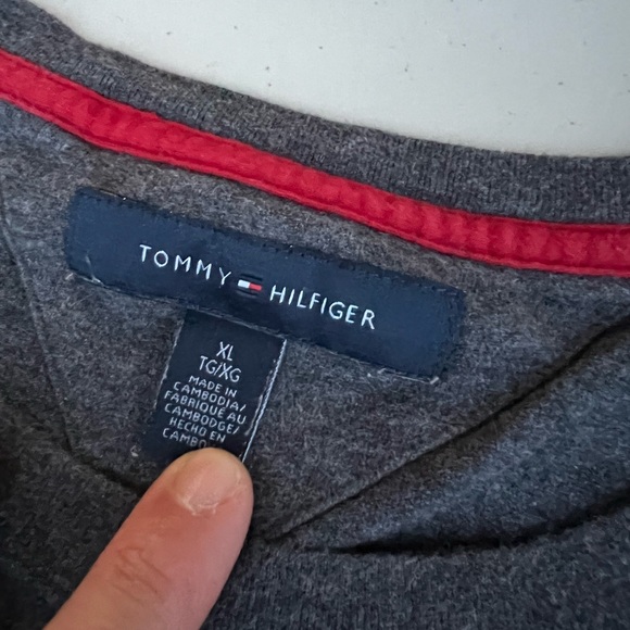 Tommy Hilfiger Men’s Tee - Picture 3 of 3